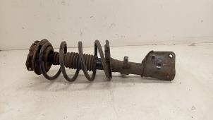 Gebruikte Mac Phersonpoot links-voor Renault Espace (JK) 2.0 dCi 16V 150 FAP . Prijs € 50,00 Margeregeling aangeboden door Hans Auto Onderdelen