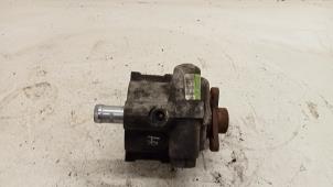 Gebruikte Stuurpomp Renault Espace (JK) 2.0 dCi 16V 150 FAP . Prijs € 40,00 Margeregeling aangeboden door Hans Auto Onderdelen