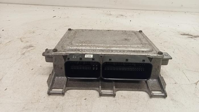 Computer Motormanagement van een Mercedes-Benz A (W169) 1.5 A-150 5-Drs. 2007