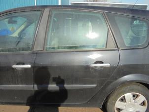 Gebruikte Deur 4Deurs links-achter Renault Grand Scénic II (JM) 1.9 dCi 130 Prijs € 50,00 Margeregeling aangeboden door Hans Auto Onderdelen