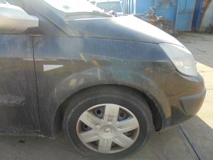 Gebruikte Spatbord rechts-voor Renault Grand Scénic II (JM) 1.9 dCi 130 Prijs € 45,00 Margeregeling aangeboden door Hans Auto Onderdelen