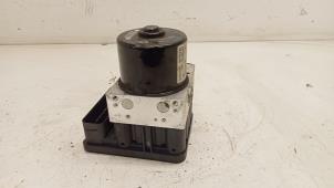 Gebruikte ABS Pomp Volvo C30 (EK/MK) 1.6 D 16V Prijs € 35,00 Margeregeling aangeboden door Hans Auto Onderdelen