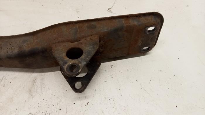 Motorbalk van een Nissan Micra (K11) 1.3 LX,SLX 16V 1995