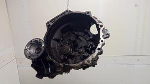 Gebruikte Versnellingsbak Volkswagen Caddy III (2KA,2KH,2CA,2CH) 1.9 TDI Prijs € 300,00 Margeregeling aangeboden door Hans Auto Onderdelen