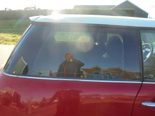 Gebruikte Ruit Extra 2Deurs rechts-achter BMW Mini One/Cooper (R50) 1.6 16V Cooper Prijs € 50,00 Margeregeling aangeboden door Hans Auto Onderdelen