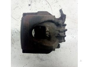 Gebruikte Remklauw (Tang) rechts-voor Citroen C5 III Tourer (RW) 1.6 16V THP 155 Prijs € 30,00 Margeregeling aangeboden door Hans Auto Onderdelen