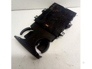 Gebruikte Bekerhouder Chevrolet Aveo (250) 1.4 16V LS Prijs € 25,00 Margeregeling aangeboden door Hans Auto Onderdelen