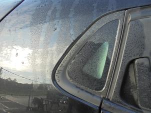 Gebruikte Driehoeks Ruit rechts-achter Renault Clio IV (5R) 0.9 Energy TCE 90 12V Prijs € 35,00 Margeregeling aangeboden door Hans Auto Onderdelen