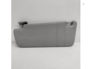 Gebruikte Zonneklep Opel Corsa D 1.4 16V Twinport LPG Prijs € 15,00 Margeregeling aangeboden door Hans Auto Onderdelen