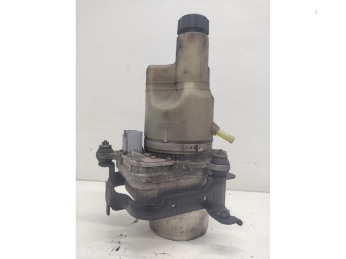 Gebruikte Pomp Servo Volvo V50 (MW) 1.6 D 16V Prijs € 70,00 Margeregeling aangeboden door Hans Auto Onderdelen