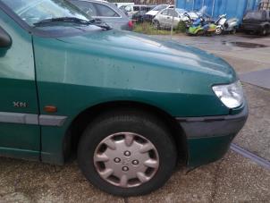 Gebruikte Scherm rechts-voor Peugeot 306 (7B) 1.4 SL,SR Prijs € 35,00 Margeregeling aangeboden door Hans Auto Onderdelen