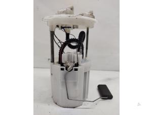 Gebruikte Tank element Pomp Opel Corsa D 1.0 Prijs € 20,00 Margeregeling aangeboden door Hans Auto Onderdelen