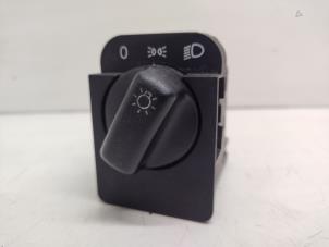 Gebruikte Licht Schakelaar Opel Agila (A) 1.2 16V Prijs € 20,00 Margeregeling aangeboden door Hans Auto Onderdelen