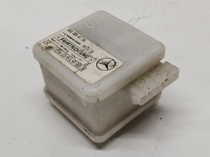 Gebruikte Alarm module Mercedes C (W202) 2.0 C-200 CGI 16V Prijs € 15,00 Margeregeling aangeboden door Hans Auto Onderdelen