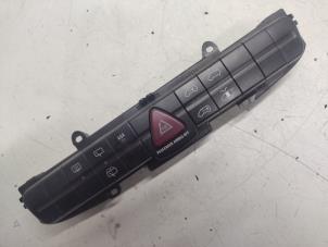 Gebruikte Cockpit Mercedes Viano (639) 2.2 CDI 16V Prijs € 35,00 Margeregeling aangeboden door Hans Auto Onderdelen