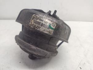 Gebruikte Motorrubber Mercedes Viano (639) 2.2 CDI 16V Prijs € 25,00 Margeregeling aangeboden door Hans Auto Onderdelen