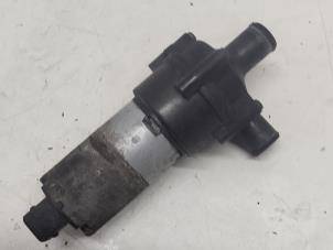 Gebruikte Extra waterpomp Mercedes Viano (639) 2.2 CDI 16V Prijs € 35,00 Margeregeling aangeboden door Hans Auto Onderdelen