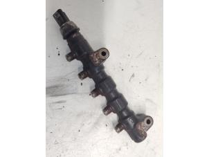 Gebruikte Injector brug Peugeot Partner (GC/GF/GG/GJ/GK) 1.6 HDI 75 16V Prijs € 15,00 Margeregeling aangeboden door Hans Auto Onderdelen