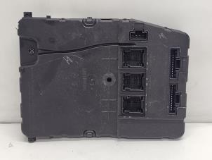 Gebruikte Comfort Module Renault Scénic II (JM) 1.6 16V Prijs € 35,00 Margeregeling aangeboden door Hans Auto Onderdelen