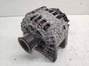 Gebruikte Dynamo Renault Grand Scénic II (JM) 1.9 dCi 130 Prijs € 35,00 Margeregeling aangeboden door Hans Auto Onderdelen