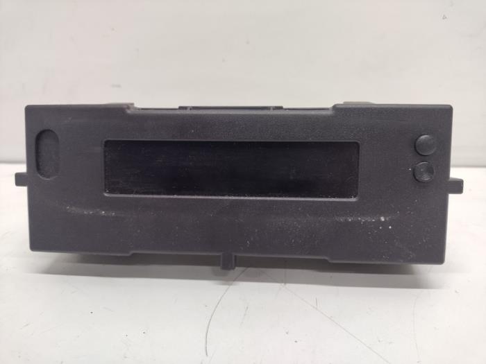 Gebruikte Display Interieur Renault Clio III (BR/CR) 1.6 16V Prijs € 20,00 Margeregeling aangeboden door Hans Auto Onderdelen