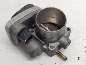 Gebruikte Gasklephuis Renault Clio III (BR/CR) 1.6 16V Prijs € 15,00 Margeregeling aangeboden door Hans Auto Onderdelen