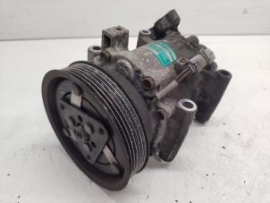 Gebruikte Pomp Airco Renault Clio III (BR/CR) 1.6 16V Prijs € 25,00 Margeregeling aangeboden door Hans Auto Onderdelen