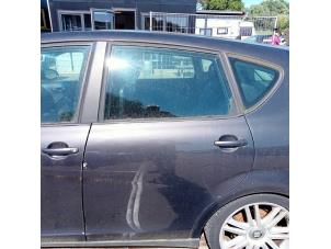 Gebruikte Deur 4Deurs links-achter Seat Altea (5P1) 2.0 TDI 16V Prijs € 60,00 Margeregeling aangeboden door Hans Auto Onderdelen