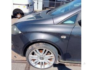 Gebruikte Voorscherm links Seat Altea (5P1) 2.0 TDI 16V Prijs € 50,00 Margeregeling aangeboden door Hans Auto Onderdelen