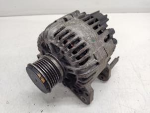 Gebruikte Dynamo Volkswagen Caddy III (2KA,2KH,2CA,2CH) 1.6 TDI 16V Prijs € 30,00 Margeregeling aangeboden door Hans Auto Onderdelen