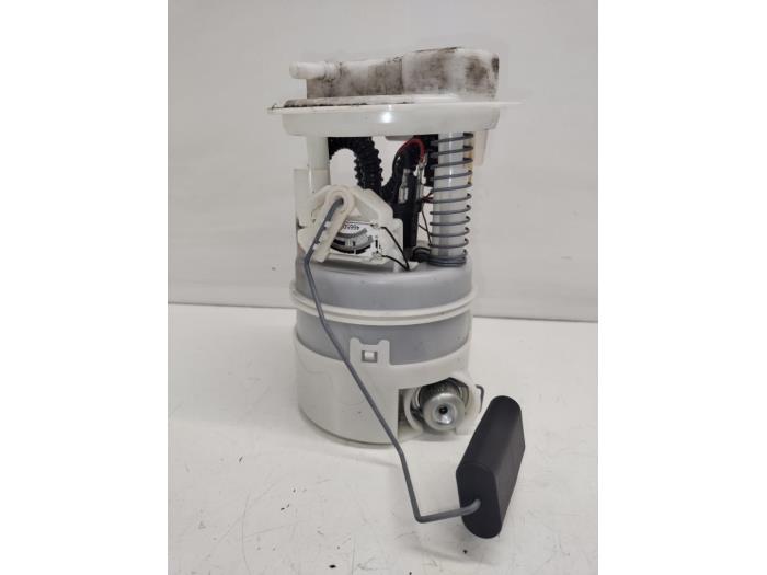 Gebruikte Tank element Pomp Renault Clio II (BB/CB) 1.2 16V Prijs € 30,00 Margeregeling aangeboden door Hans Auto Onderdelen
