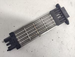 Gebruikte Kachel Verwarmingselement Peugeot Partner Tepee (7A/B/C/D/E/F/G/J/P/S) 1.6 HDiF 90 16V Phase 1 Prijs € 35,00 Margeregeling aangeboden door Hans Auto Onderdelen