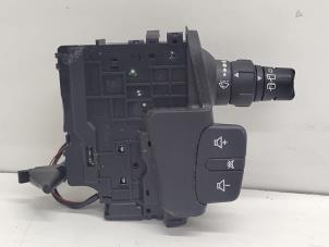 Gebruikte Ruitenwis Schakelaar Renault Grand Scénic II (JM) 2.0 16V Prijs € 15,00 Margeregeling aangeboden door Hans Auto Onderdelen