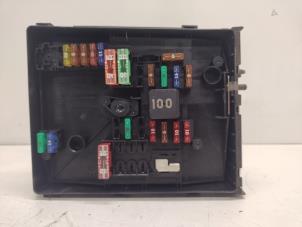 Gebruikte Zekeringkast Volkswagen Caddy III (2KA,2KH,2CA,2CH) 1.6 TDI 16V Prijs € 25,00 Margeregeling aangeboden door Hans Auto Onderdelen