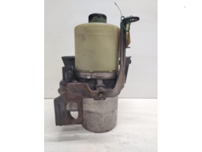 Gebruikte Pomp Servo Seat Ibiza III (6L1) 1.9 TDI 100 Prijs € 25,00 Margeregeling aangeboden door Hans Auto Onderdelen
