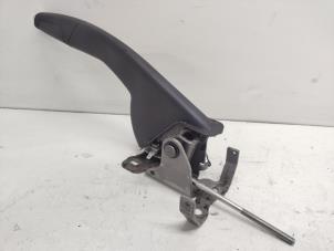 Gebruikte Handrem Mechaniek Renault Clio IV (5R) 0.9 Energy TCE 90 12V Prijs € 45,00 Margeregeling aangeboden door Hans Auto Onderdelen