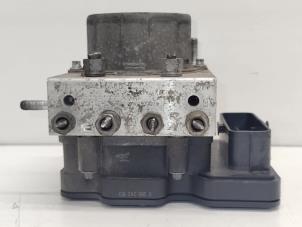 Gebruikte ABS Pomp Renault Clio IV (5R) 0.9 Energy TCE 90 12V Prijs € 35,00 Margeregeling aangeboden door Hans Auto Onderdelen