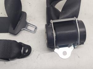 Gebruikte Veiligheidsgordel rechts-achter Smart Forfour (454) 1.3 16V Prijs € 25,00 Margeregeling aangeboden door Hans Auto Onderdelen