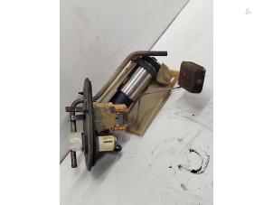 Gebruikte Tank element Pomp Mazda 323 F (BA14) 1.5i GLX,GT 16V Prijs € 25,00 Margeregeling aangeboden door Hans Auto Onderdelen