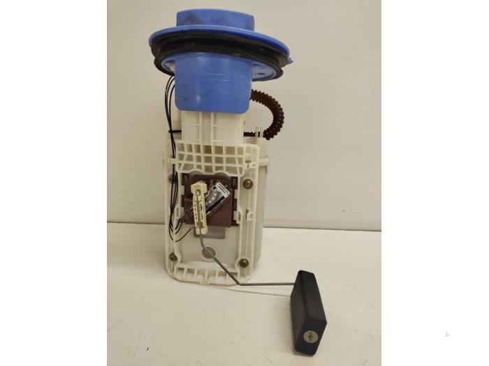 Gebruikte Tank element Pomp Volkswagen Golf V (1K1) 1.6 FSI 16V Prijs € 25,00 Margeregeling aangeboden door Hans Auto Onderdelen