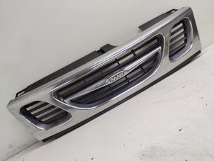 Gebruikte Grille Saab 9-3 I (YS3D) 2.0t 16V Ecopower Prijs € 25,00 Margeregeling aangeboden door Hans Auto Onderdelen