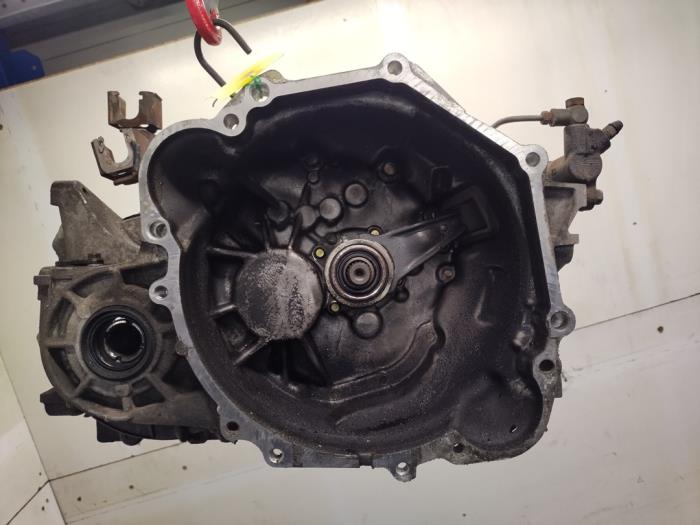 Gebruikte Versnellingsbak Volvo S40 (VS) 1.8i 16V Prijs € 200,00 Margeregeling aangeboden door Hans Auto Onderdelen