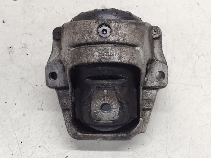 Gebruikte Motorsteun Audi A4 Avant (B8) 1.8 TFSI 16V Prijs € 40,00 Margeregeling aangeboden door Hans Auto Onderdelen