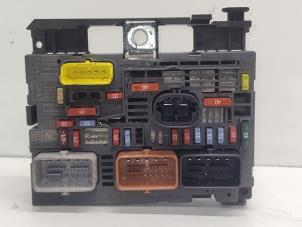 Gebruikte Zekeringkast Citroen C4 Grand Picasso (UA) 1.6 16V THP Sensodrive,GT THP Prijs € 125,00 Margeregeling aangeboden door Hans Auto Onderdelen