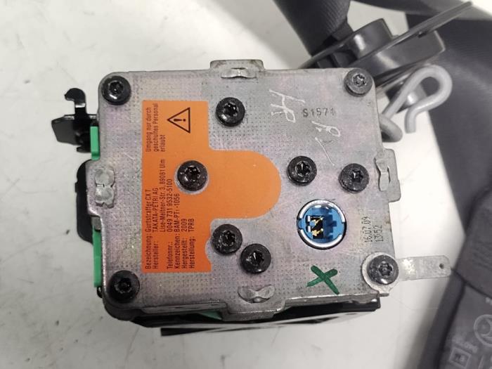 Veiligheidsgordel rechts-voor van een Citroën C4 Grand Picasso (UA) 1.6 16V THP Sensodrive,GT THP 2009