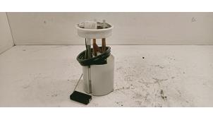 Gebruikte Brandstofpomp Elektrisch Volkswagen Polo V (6R) 1.2 12V Prijs € 25,00 Margeregeling aangeboden door Hans Auto Onderdelen