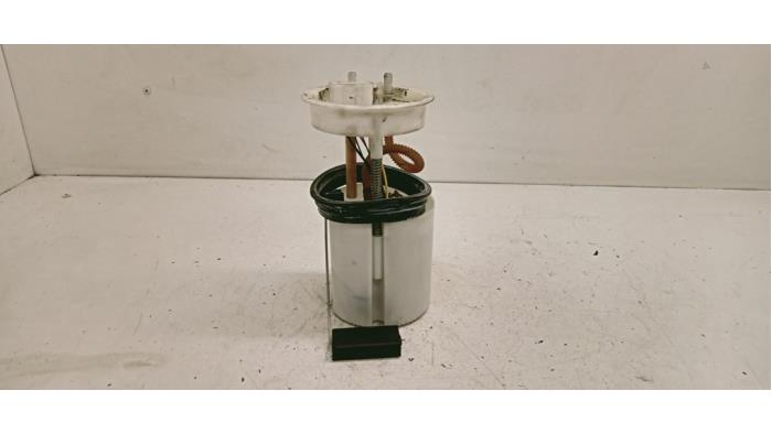 Gebruikte Tank element Pomp Volkswagen Polo V (6R) 1.2 12V Prijs € 25,00 Margeregeling aangeboden door Hans Auto Onderdelen