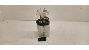 Gebruikte Brandstofpomp Elektrisch Volkswagen Polo V (6R) 1.2 12V Prijs € 25,00 Margeregeling aangeboden door Hans Auto Onderdelen