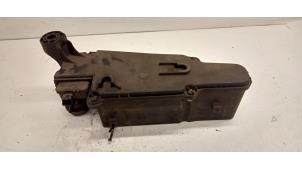 Gebruikte Additatief tank Citroen C4 Picasso (UD/UE/UF) 1.6 HDiF 16V 110 Prijs € 200,00 Margeregeling aangeboden door Hans Auto Onderdelen