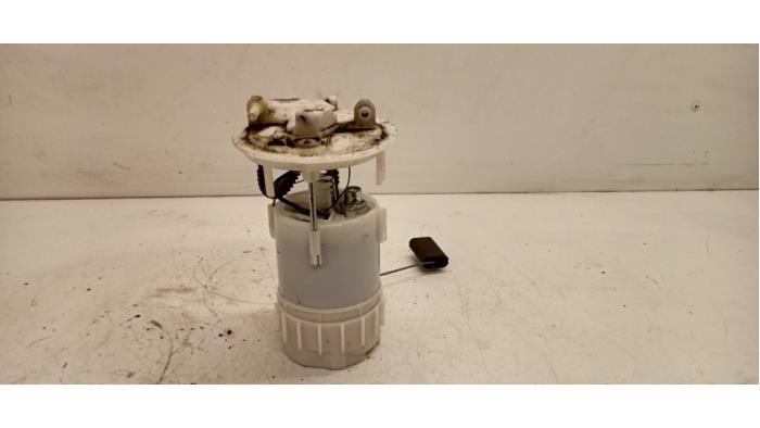 Gebruikte Tank element Pomp Renault Megane II Grandtour (KM) 2.0 16V Prijs € 30,00 Margeregeling aangeboden door Hans Auto Onderdelen